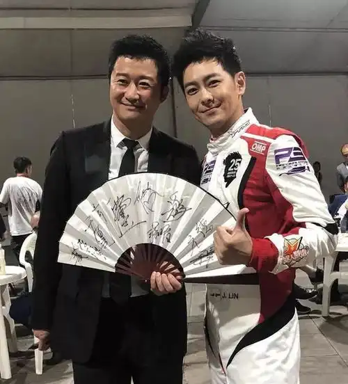 娱乐圈47岁的不老男神网友他们不应该和郭德纲一样吗
