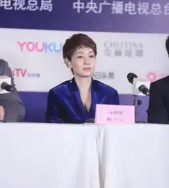 被43岁马伊琍折服了,蓝色西服套装配气质短发,女王气场太强大
