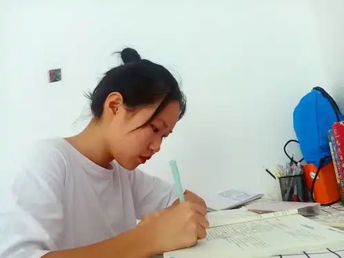 一个阳光开朗的女孩城区二中美德少年事迹七
