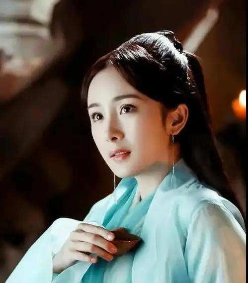 相比现代妆,为什么杨幂更适合古装造型
