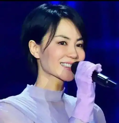 无数男人的梦中女神王菲的爱情传奇
