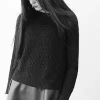 黑白女头像高冷背影侧脸微信头像图片大全
