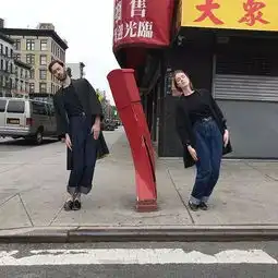 这波狗粮你吃了吗这对法国ins网红教你如何穿出高级情侣装
