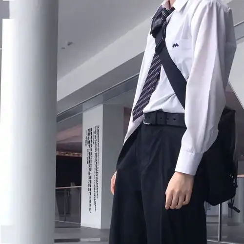 今日头像帅哥美女头像
