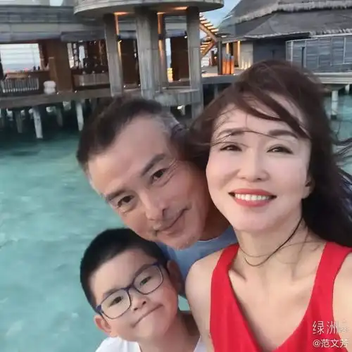 新加坡美人因不旺夫被富二代男友抛弃,结婚14年把老公熬成爹

