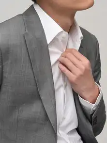 我们搜罗了本季不同价位的西装
