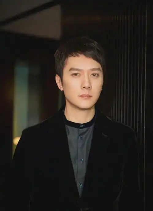 从赵丽颖冯绍峰离婚看明星婚姻,女强男弱式的恋情为何频频受挫
