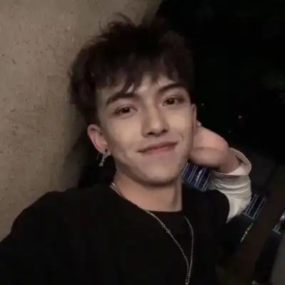 男头像真人素颜羽毛球