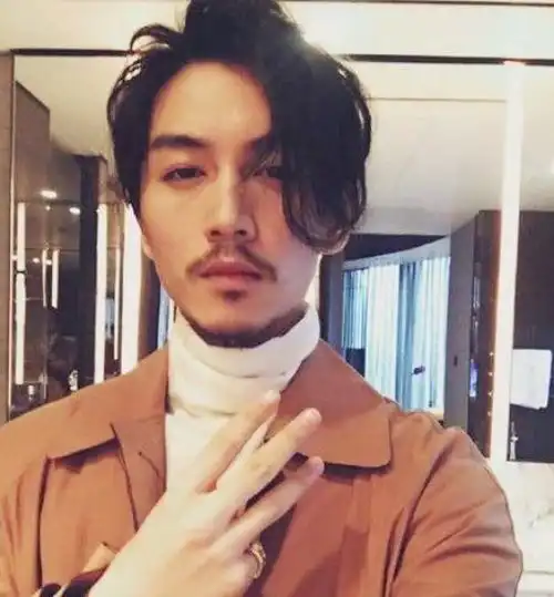 娱乐圈里让人欲罢不能的雅痞型男,朱亚文,张博,陈晓,黄轩
