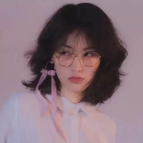 爱美惠丨不同身高的女生,适合染什么颜色的头发
