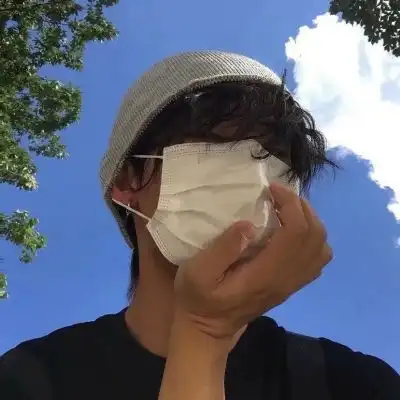 湛蓝天空上像奶油泡芙一样的云男生头像我要个性网

