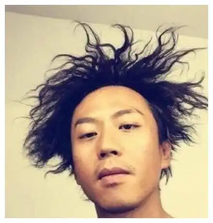 邓超晒给女儿扎的麻花辫,这头发,不少人都慕了

