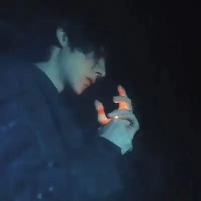 真人文艺风格的男生头像不露脸好看的时候都想见到你