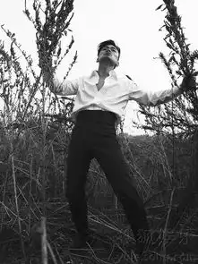 王宝强庆功曝黑白酷照泰囧刷新票房纪录
