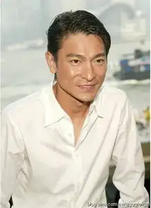 微微一笑很倾城杨洋白衬衫撩妹宋钟基霍建华胡歌男神穿白衬衫谁最帅
