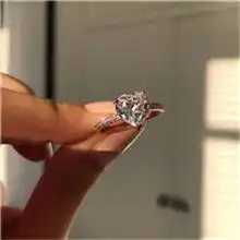 我对你的情是真心的唯美有爱钻戒头像
