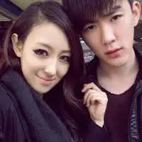 非主流情侣头像一男一女爱情走到最后需要的是勇气
