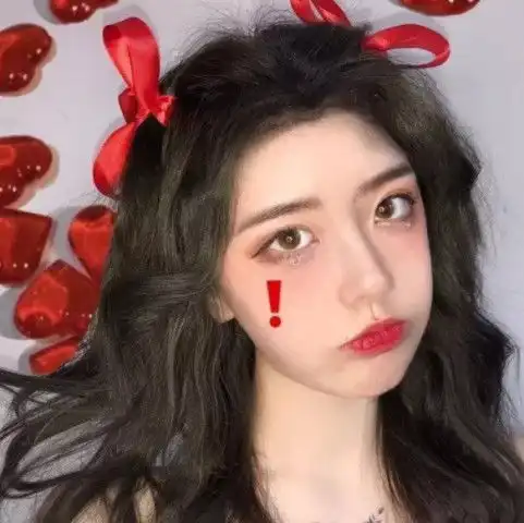 睡前爱玩手机的人,若眼睛没出现这3个症状,视力非常好
