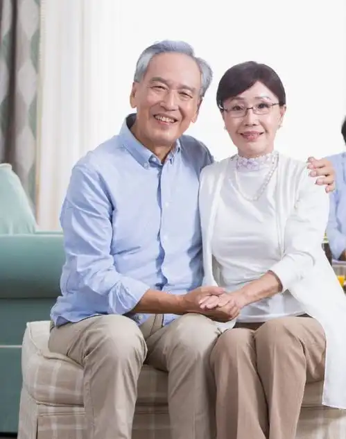64岁再婚半路夫妻,妻子说出心里话,终于看清对方真面目
