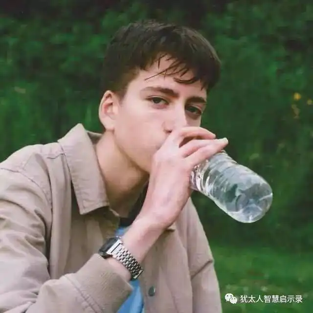 男人多半是自私的
