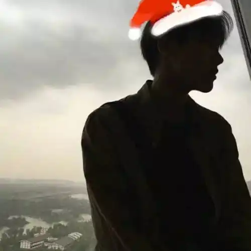 放下不甘心并不是原谅他了,是放过自己不然你想想看,你有那么多的不甘心,那快乐怎么进去啊歌曲
