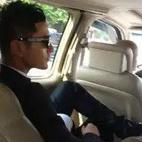 戴墨镜中年男人头像微信头像图片大全
