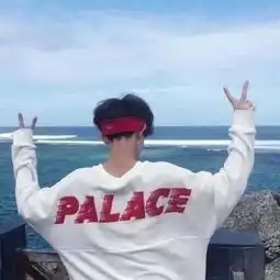 男生颓废带点伤感的图片
