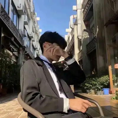 个性头像所有的不开心,就是因为想太多了
