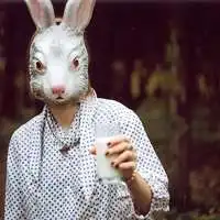 面具头像男生伤感图片戴面具的伤感男生头像
