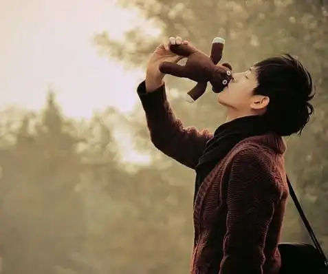 接亲那天,发现岳母家地窖里有个孩子,我带车队扭头就走
