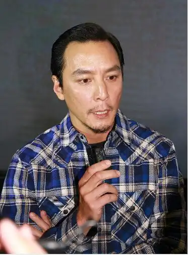 吴彦祖近照变化大,网友感觉像倪大红了
