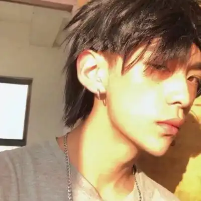 高清很酷的个性帅气男生头像图片
