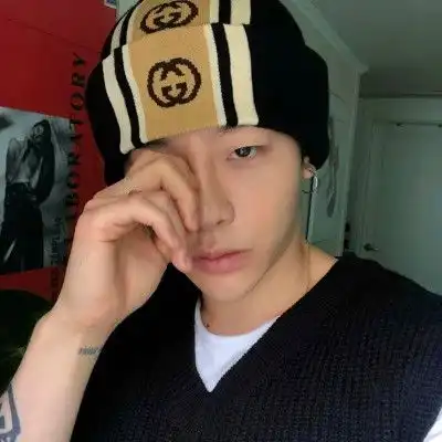 ins高级质感头像男生
