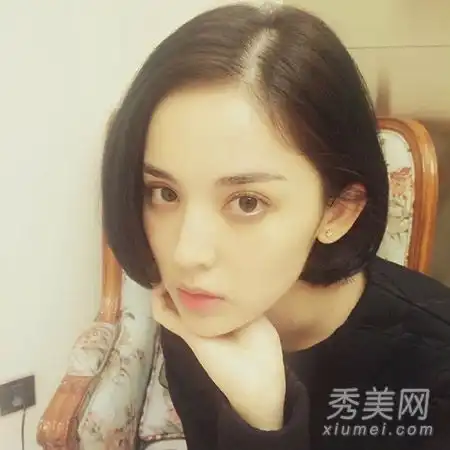 古力娜扎佟丽娅外交风格长卷发与强势总统勾搭
