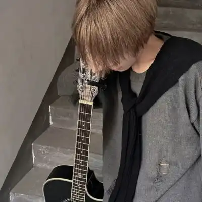 李颜恩ins风格男头

