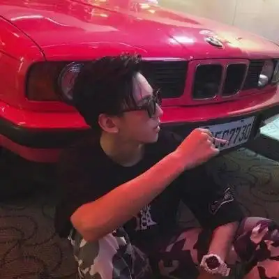 男生吸烟头像伤感图片
