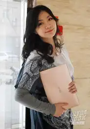 情人节礼物华硕玫瑰金版ux21美女试用图赏