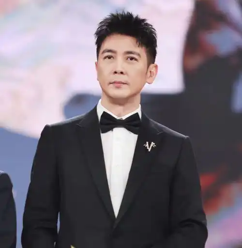 从跌落神坛到重回巅峰,49岁的保剑锋,就这么改写了他的结局
