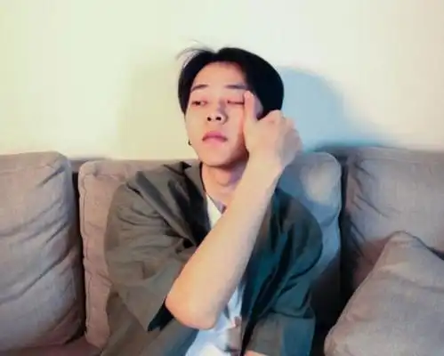 小团团早期和男友合照曝光,女强男弱太明显,如今已经分手
