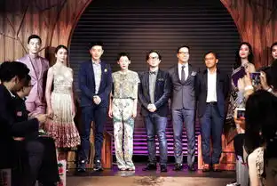 组图罗晋暗纹西装配花衬衣彰显时尚绅士风采
