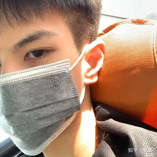 为什么有的男生长的奇丑无比还认为自己非常帅没有歧视只是想不明白
