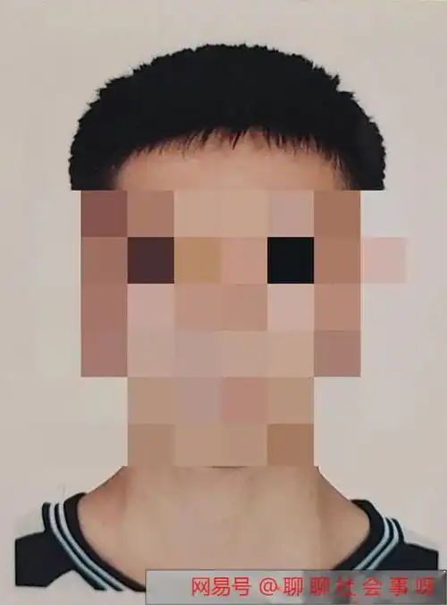18岁男生继承30套房产后坠亡被曝他是爷爷和妈妈乱伦所生...
