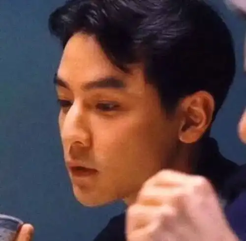 头像不知道够不够复古的复古男头
