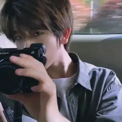 宝藏男孩ins风超级帅气的头像精选世俗会多点温柔愿你也少点难过
