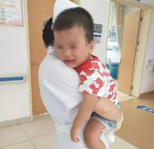 痛惜昨天,一家三口遭大货车碾压,夫妻不幸身亡
