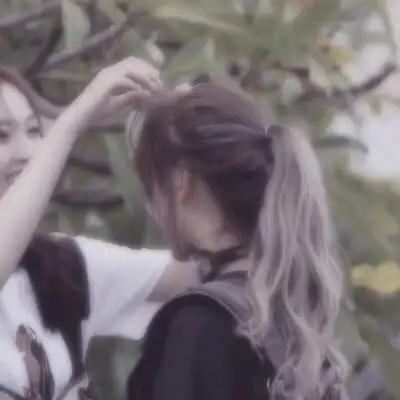 吴宣仪程潇闺蜜头像,抱图点赞,谢谢
