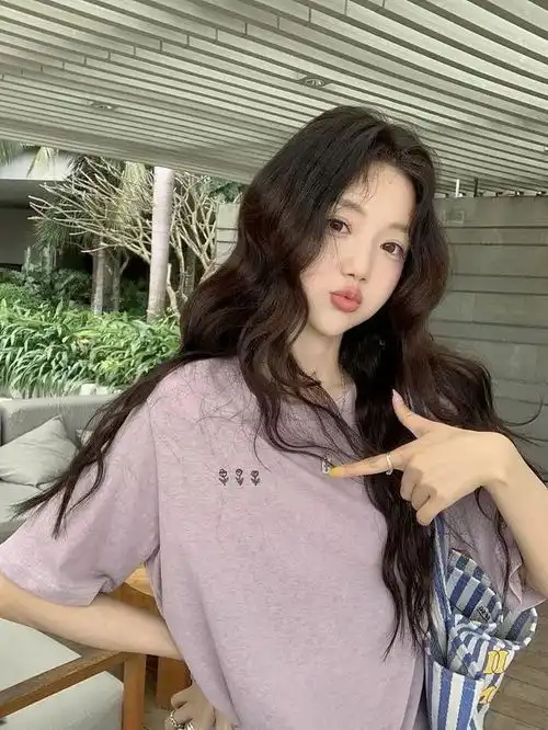 这些才是成熟女性喜欢的打扮多穿衬衫和裙子,舒适又耐看

