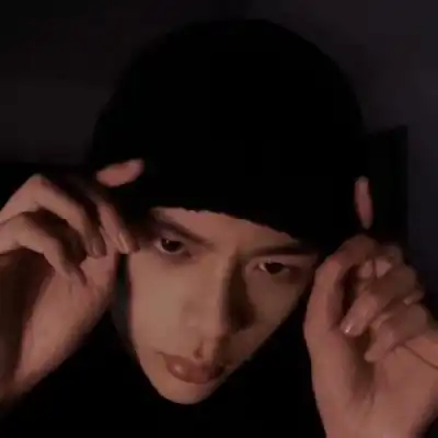 微信帅气男生头像霸气图片
