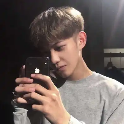 溺毙手机控时尚帅气魅力男头.你男生头像我要个性网
