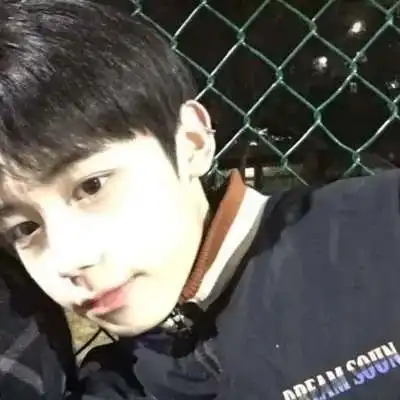 男生头像你的晚安能治好我的失眠症
